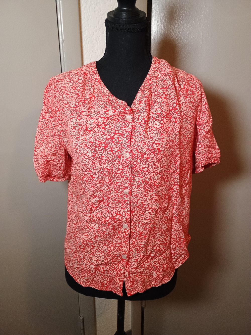 Universal Thread Floral Button-Front Blouse in Red & White Size XS